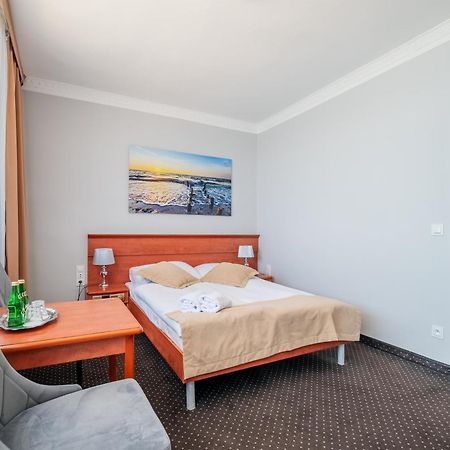 Hotel Wodnik Twoj Hotel Z Widokiem Na Morze ウストロニエ・モルスキエ エクステリア 写真
