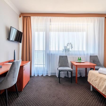 Hotel Wodnik Twoj Hotel Z Widokiem Na Morze ウストロニエ・モルスキエ エクステリア 写真