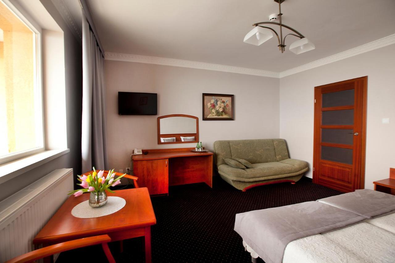 Hotel Wodnik Twoj Hotel Z Widokiem Na Morze ウストロニエ・モルスキエ エクステリア 写真