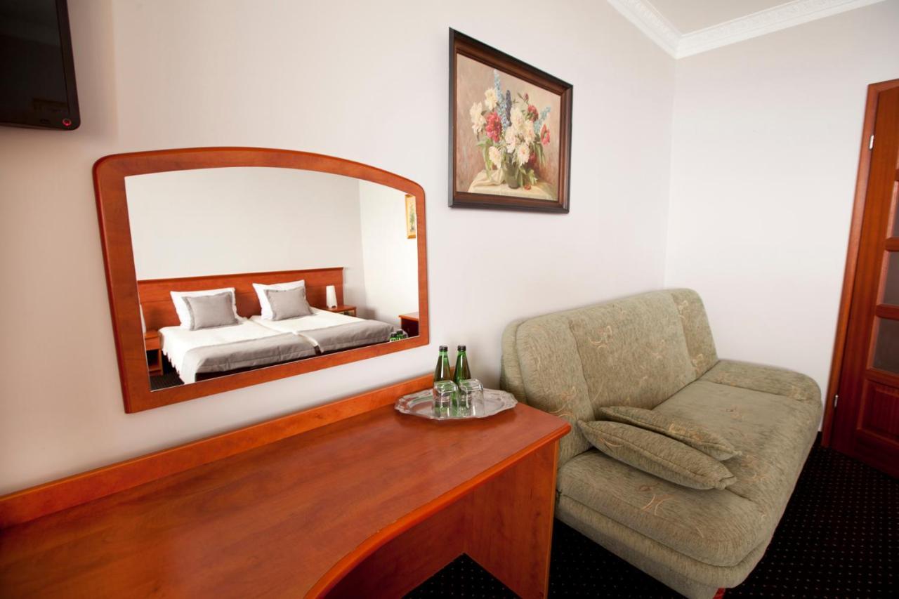 Hotel Wodnik Twoj Hotel Z Widokiem Na Morze ウストロニエ・モルスキエ エクステリア 写真