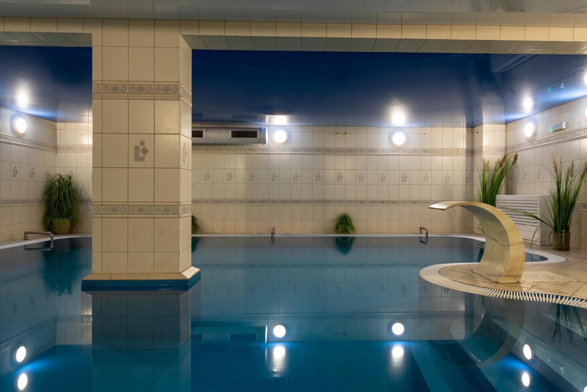 Hotel Wodnik Twoj Hotel Z Widokiem Na Morze ウストロニエ・モルスキエ エクステリア 写真