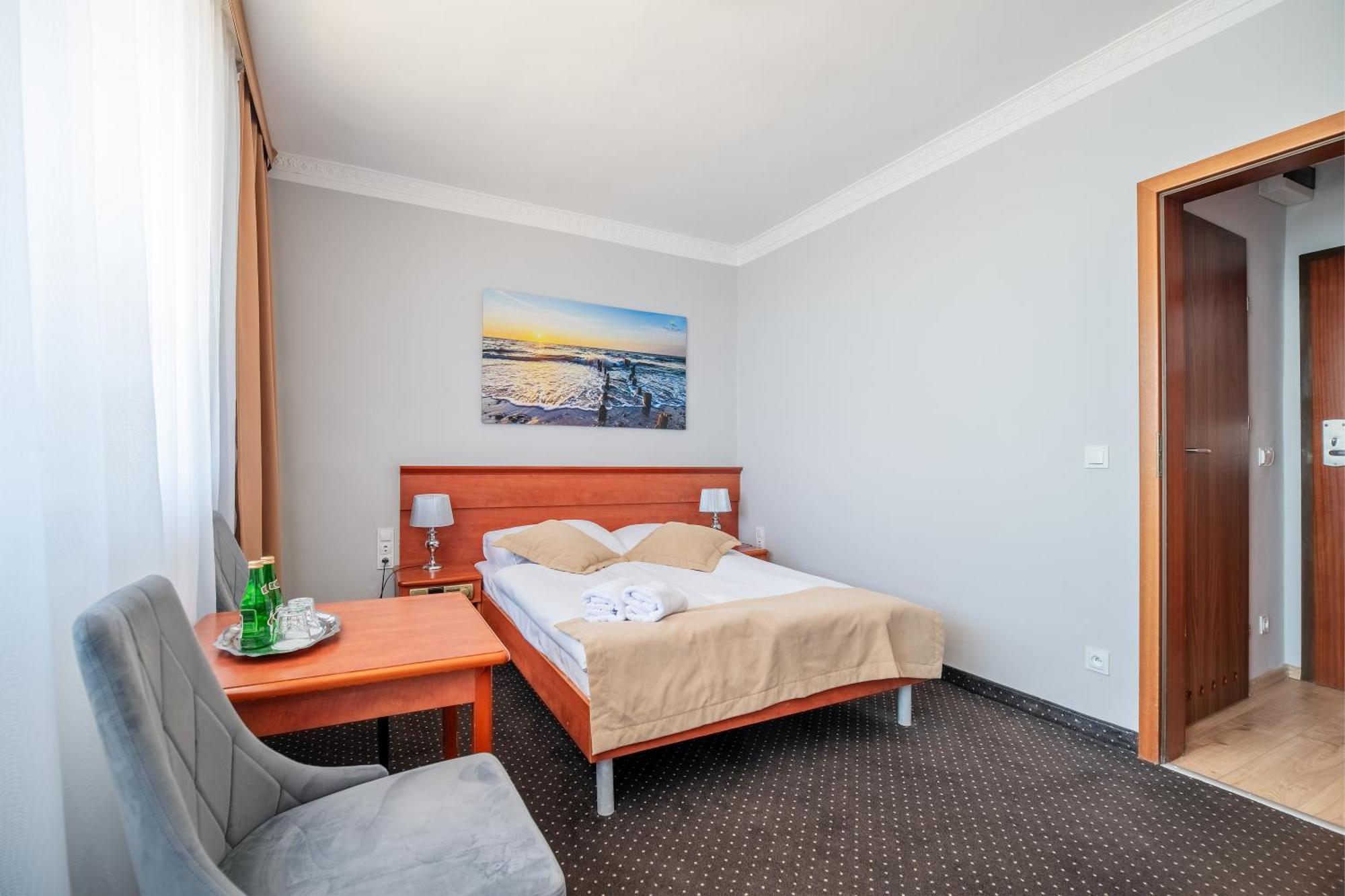 Hotel Wodnik Twoj Hotel Z Widokiem Na Morze ウストロニエ・モルスキエ エクステリア 写真