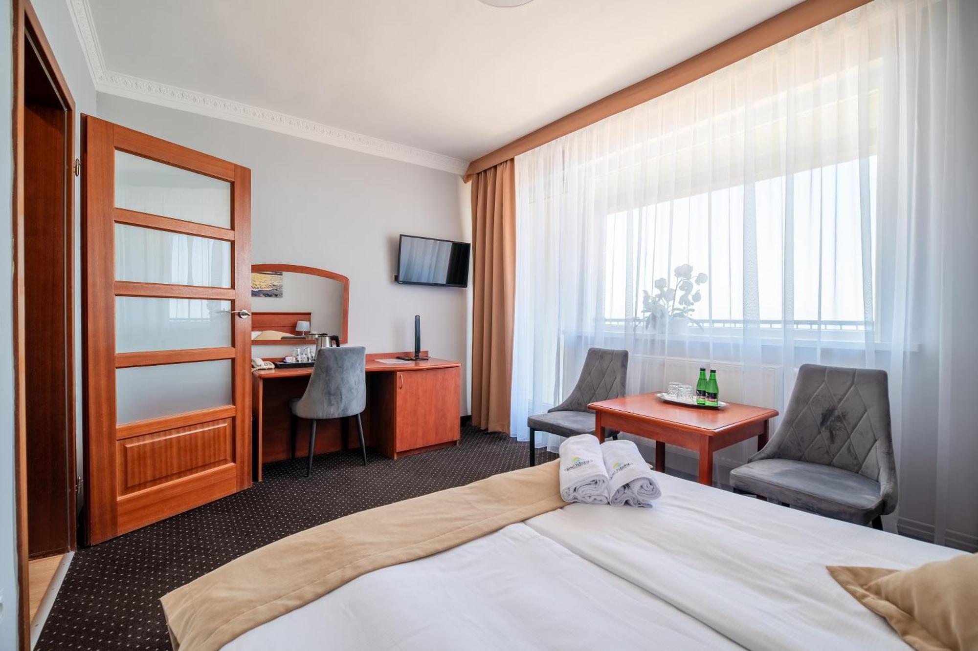 Hotel Wodnik Twoj Hotel Z Widokiem Na Morze ウストロニエ・モルスキエ エクステリア 写真
